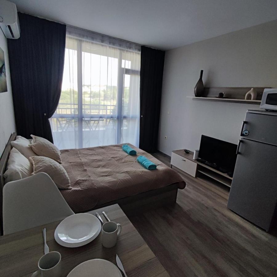 Sorrento Sole Mare - Apartments By The Beach Sveti Vlas Eksteriør bilde