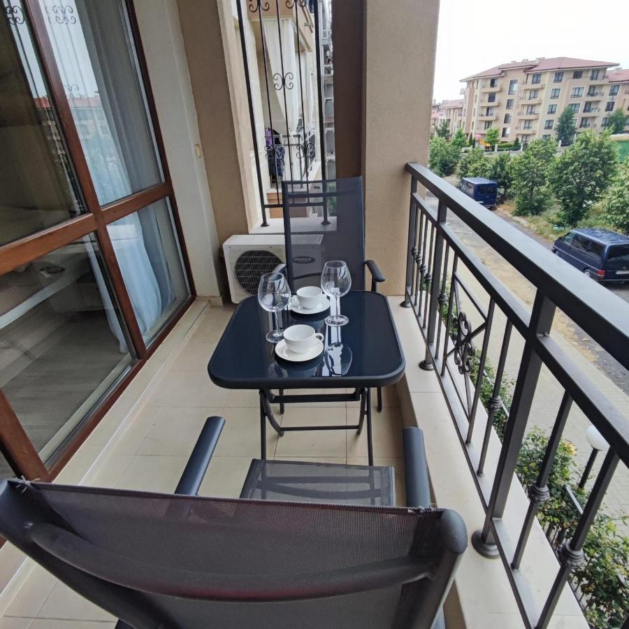 Sorrento Sole Mare - Apartments By The Beach Sveti Vlas Eksteriør bilde