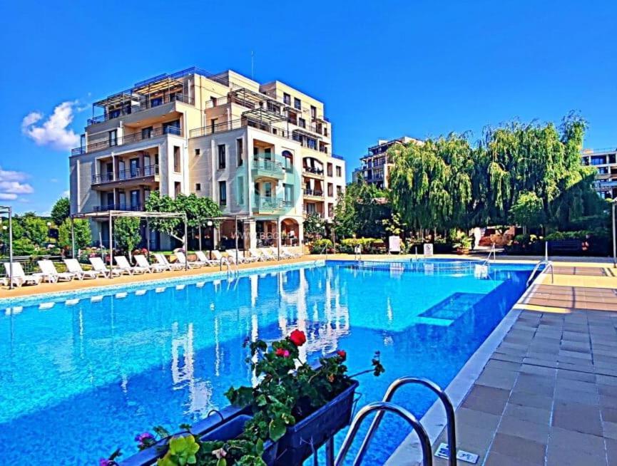 Sorrento Sole Mare - Apartments By The Beach Sveti Vlas Eksteriør bilde