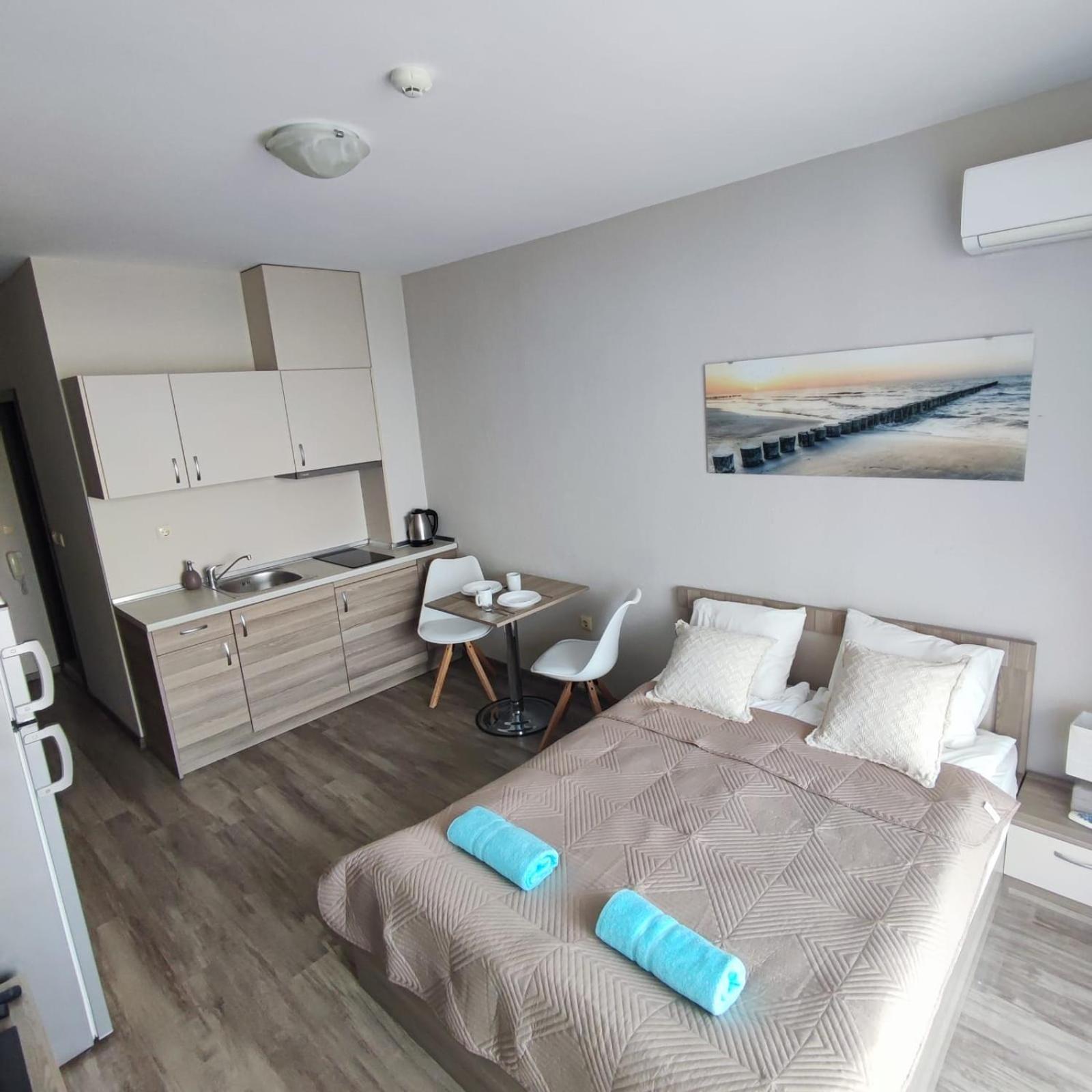 Sorrento Sole Mare - Apartments By The Beach Sveti Vlas Eksteriør bilde